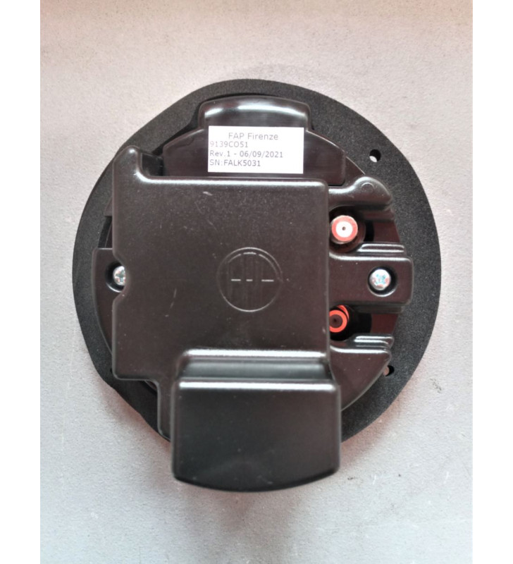 Toma externa multifuncional ORUS