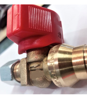 Double cone valve with 8 mm quick coupling and 8 mm double cone fitting