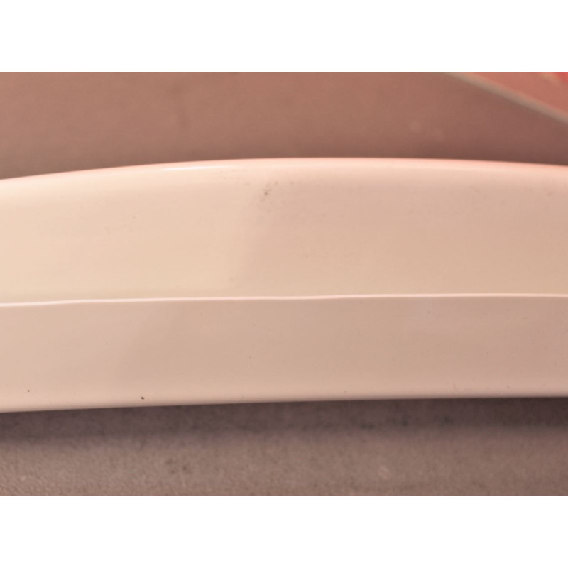 Gocciolatoio sopra porta bianco in plastica