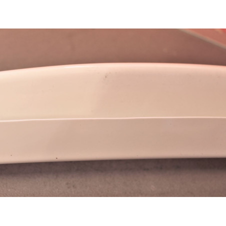 Gocciolatoio sopra porta bianco in plastica