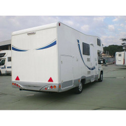 CATADIOTTRO TRIANGOLO 2 FORI FISSAGGIO ROSSO 155x135 2