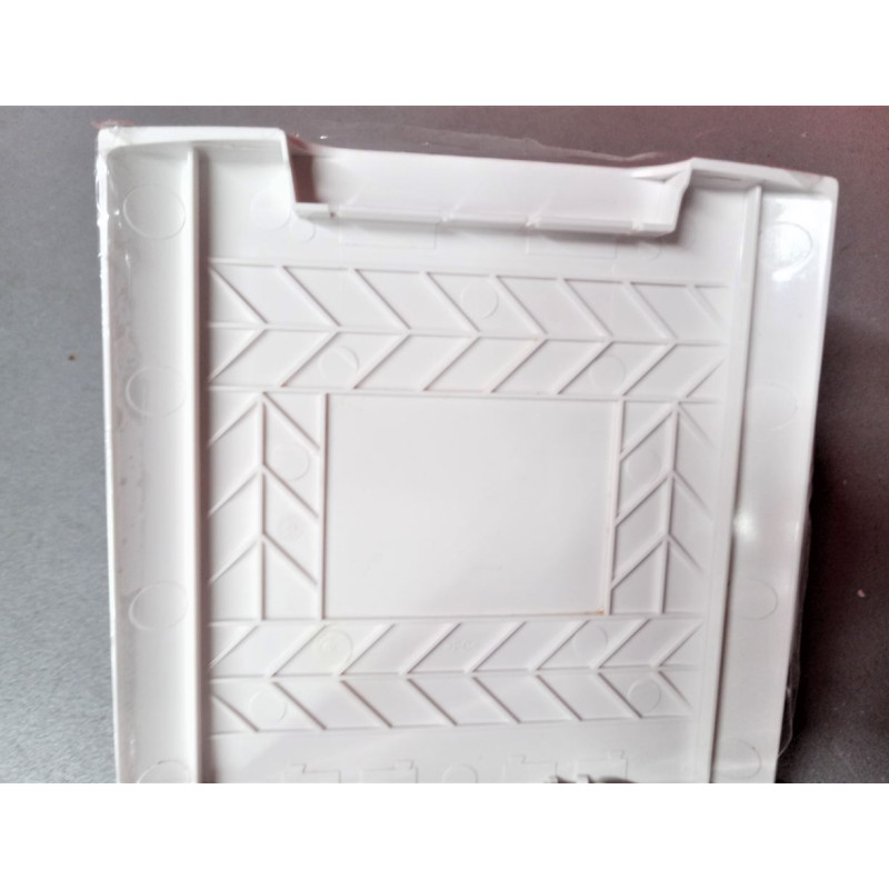 External water supply socket with lineT cap