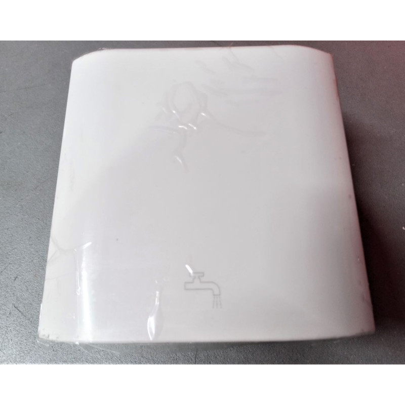 External water supply socket with lineT cap