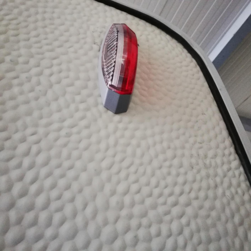 Ing. más ligero. base gris de dos caras...