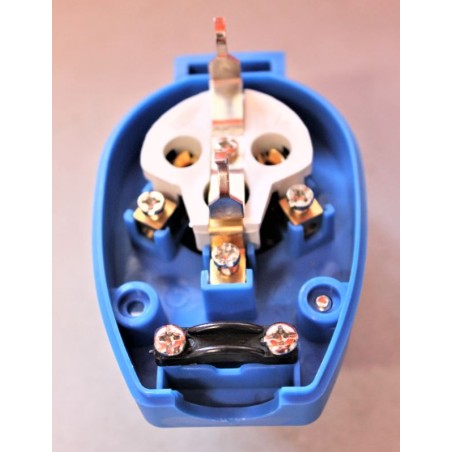 Fiche d'angle passant par prise CEE 17 - Prise Schuko 16 A