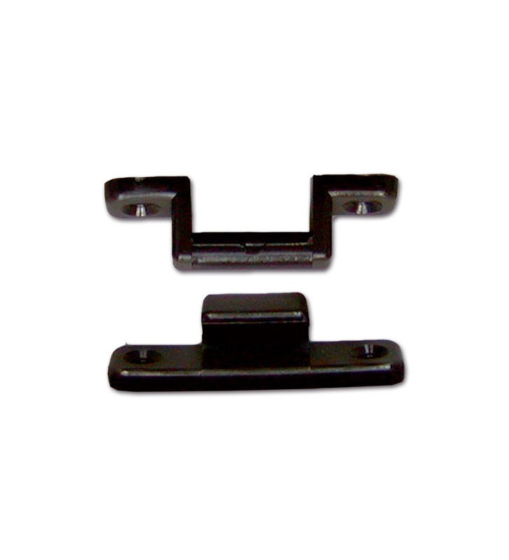 Angriff auf festen Plastiktisch