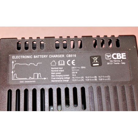 CBE CB516-3 - Cargador de batería conmutable - 12V-16A - 321517