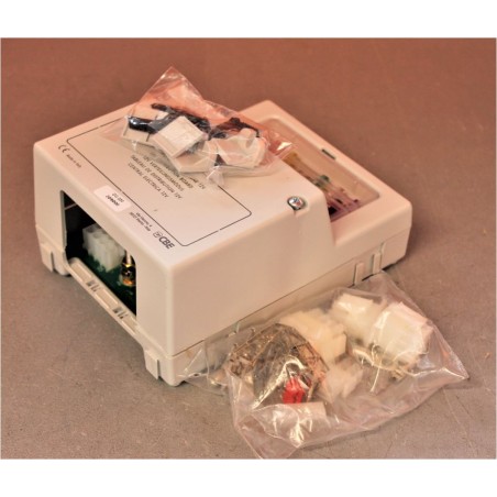 DS300-ST CBE PANEL DE DISTRIBUCIÓN DE USUARIO 12V CON FUSIBLES - 209000