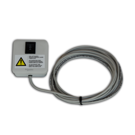 Moto électrique Pollicino 200 droite RH pour recharge dans le compartiment de rangement du camping-car