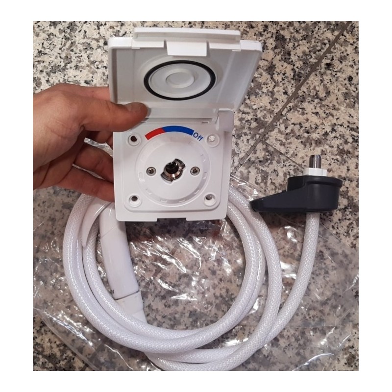 External water connection with hot/cold water...