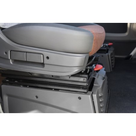 Schwenkfuß CTA Mercedes Sprinter und VW Crafter ab 2005 bis heute universell rechts/links