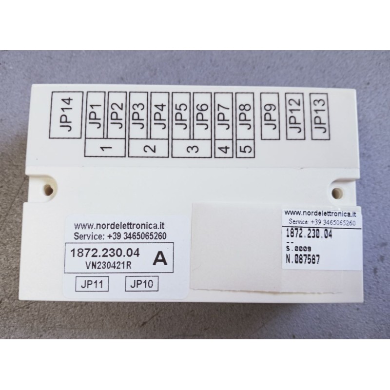 1872.230.04 NE230_11 NODE Ein Zweig, der PLA...