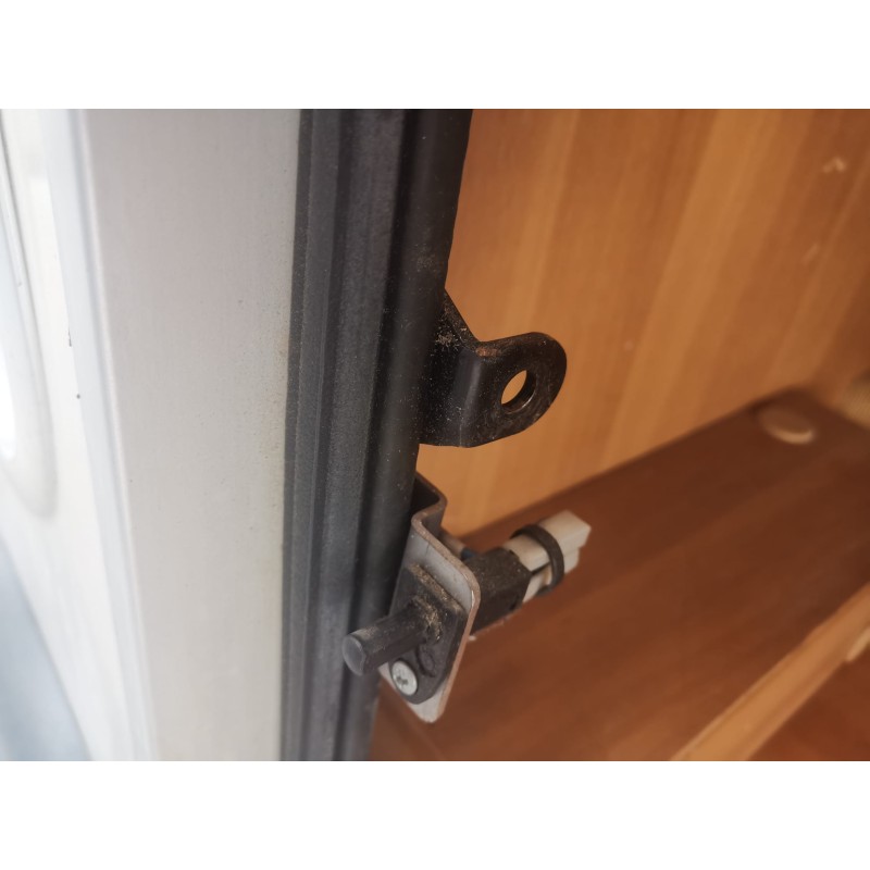 HALTERUNG FÜR KOLBENVERRIEGELUNG AUF DER...