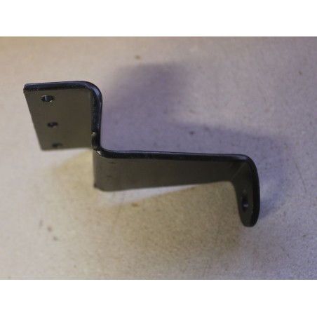 BRACKET FOR PISTON LOCKER ON TRIGANO SIDE