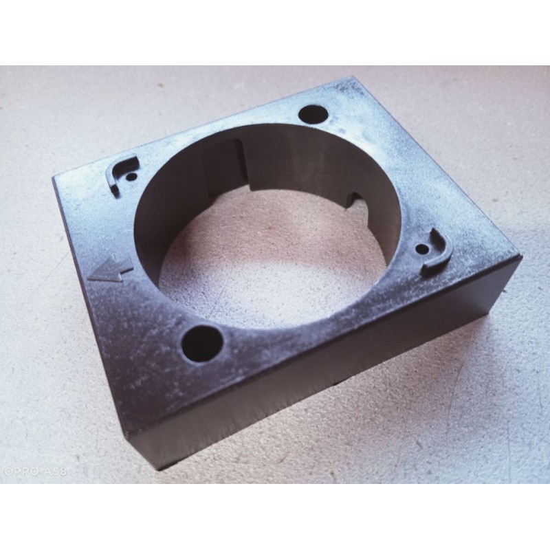 Marco negro para montaje abierto después de...