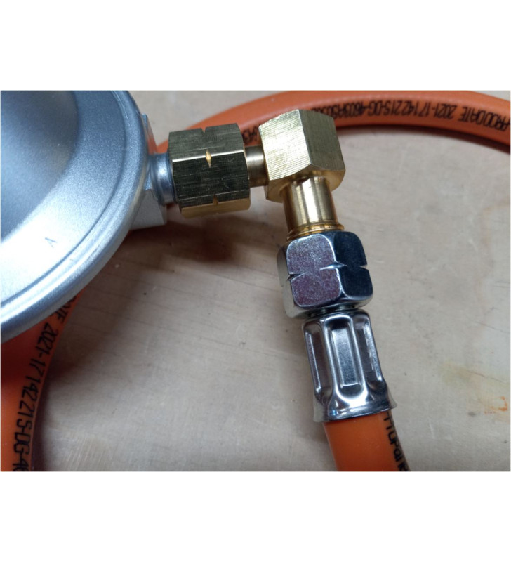 Raccordo ad angolo girevole 1/4" fornello a gas...